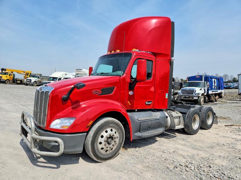2021 Peterbilt 579 Semi Truck