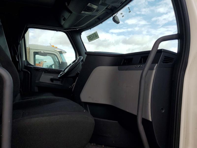 2020 Freigliner 2020 Freightliner Cascadia 116 Semi Truck