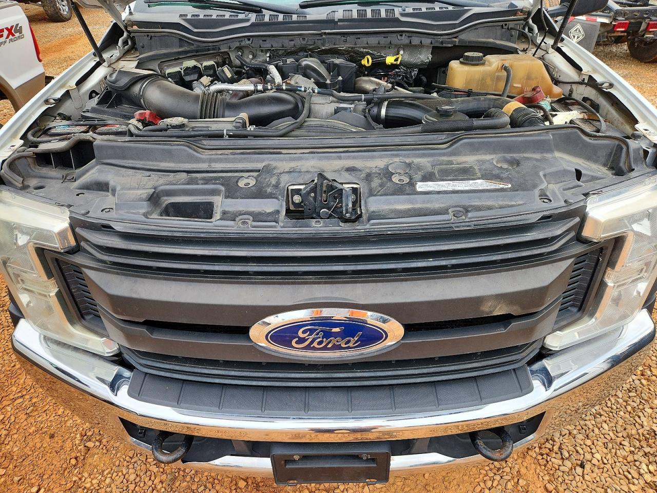 2017 Ford F550 Super Duty Flatbed Truck