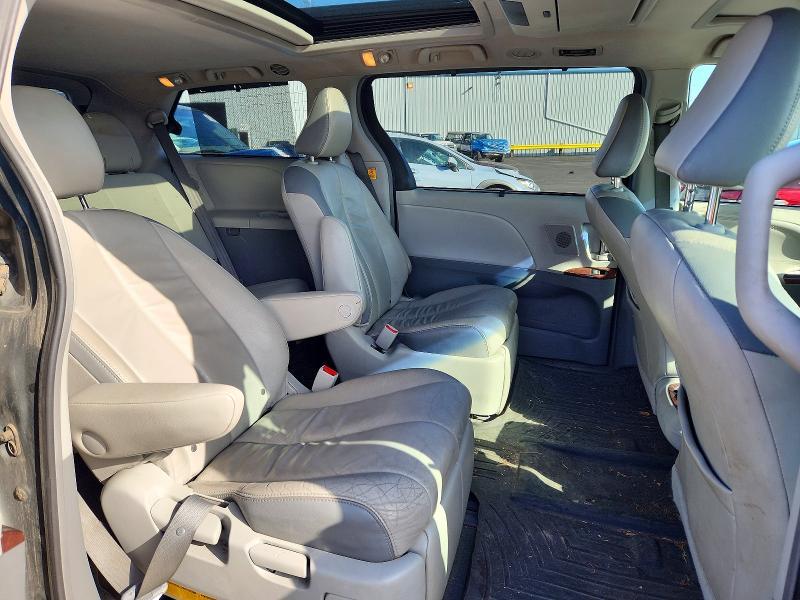 2013 Toyota Sienna Limited 7-passenger