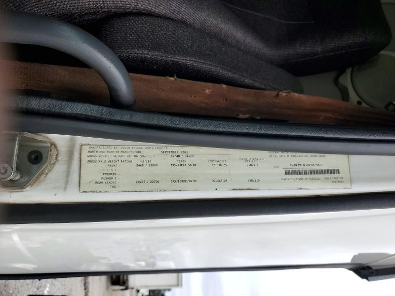 2017 Volvo VNL Semi Truck