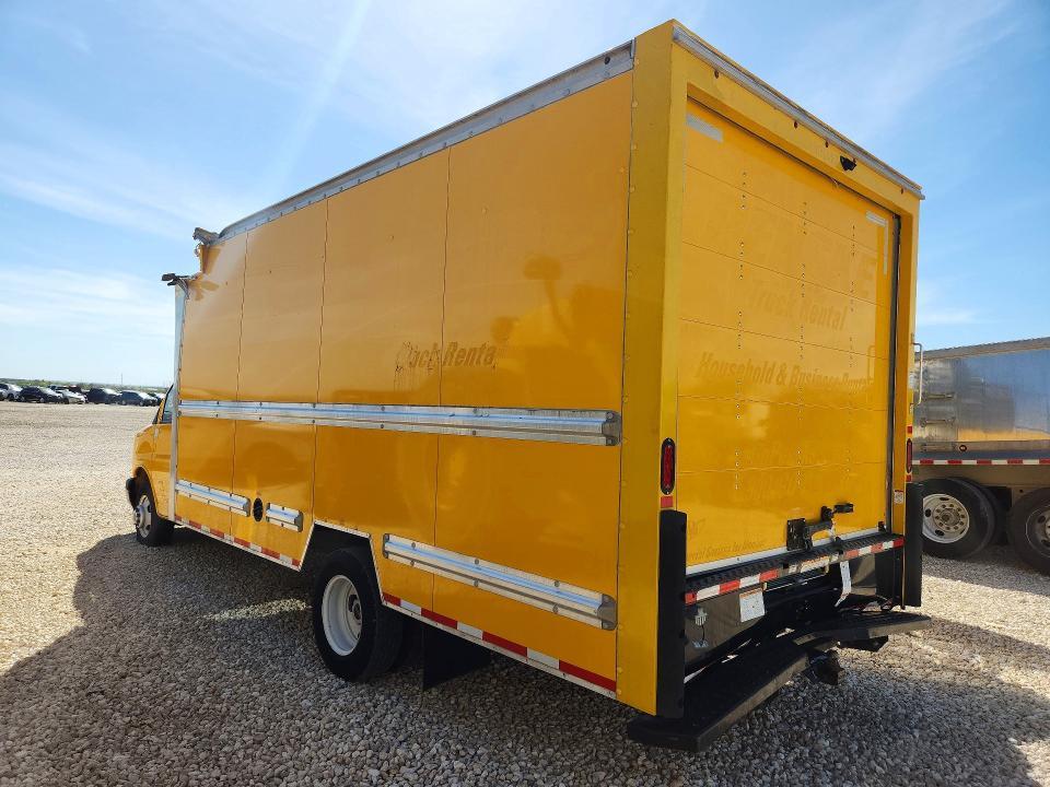 2022 GMC Savana BOX Truck