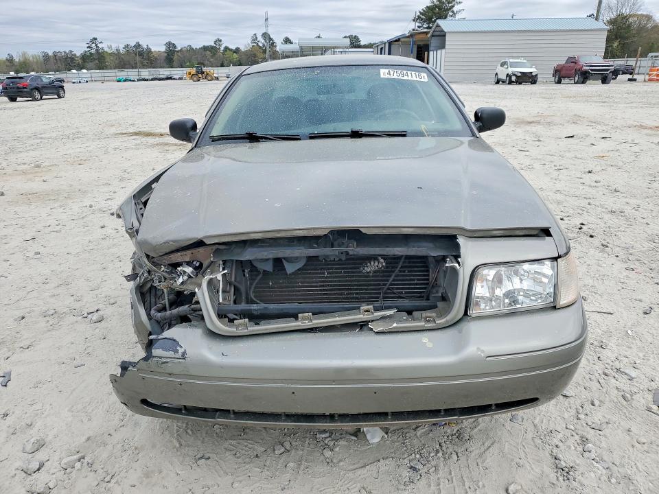 2004 Ford Crown Victoria