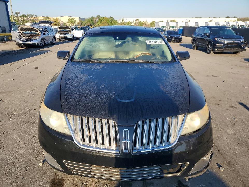 2010 Lincoln Townhouse MKS