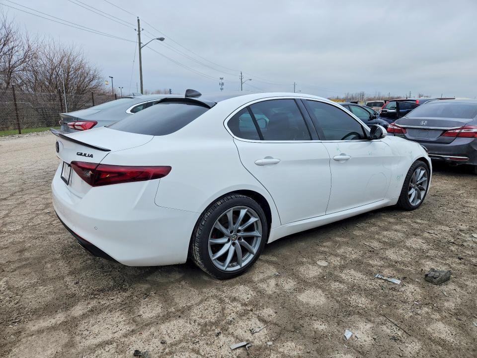 2018 Alfa Romeo Giulia Q4