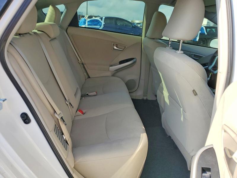 2014 Toyota Prius two