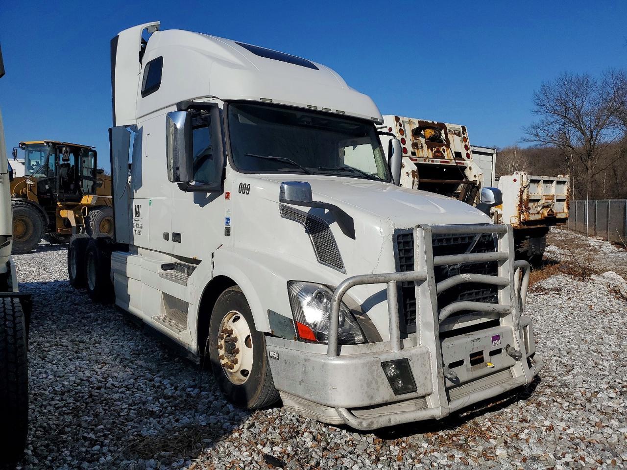 2014 Volvo VN VNL