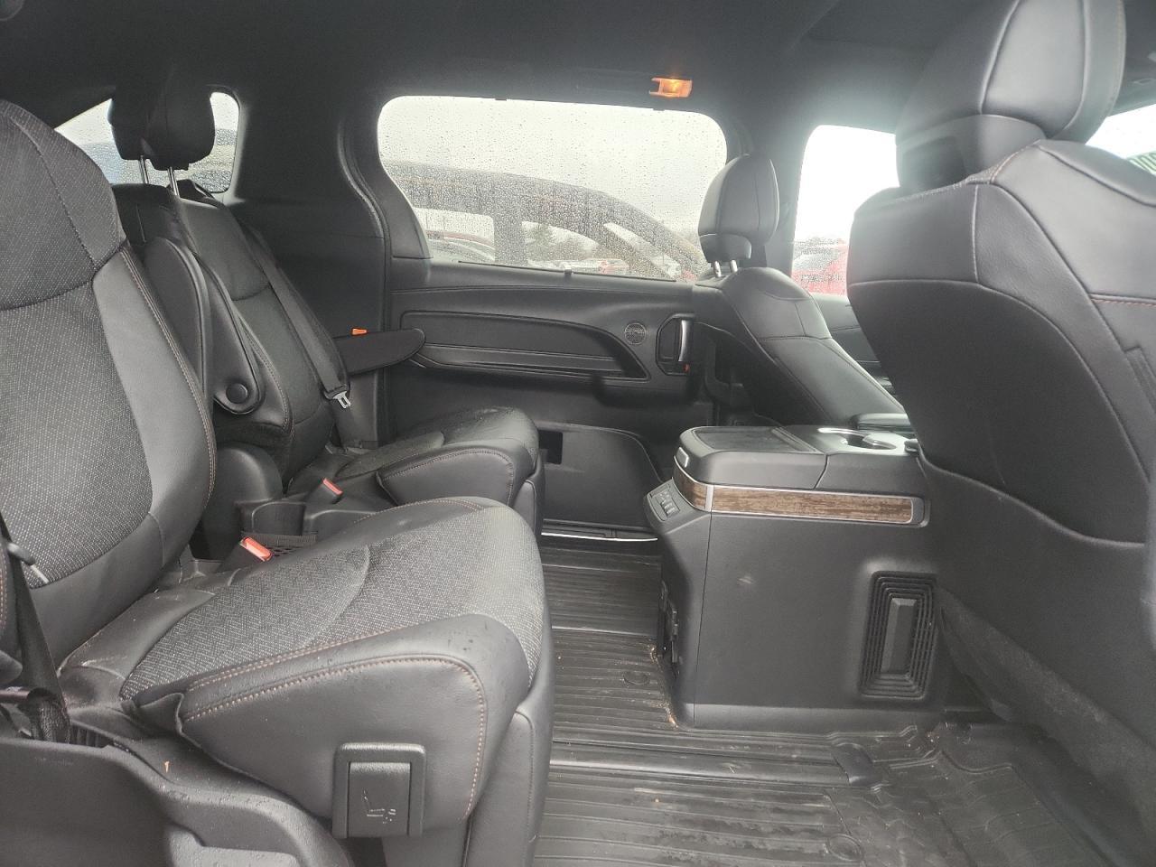 2025 Toyota Sienna Platinum 7-passenger