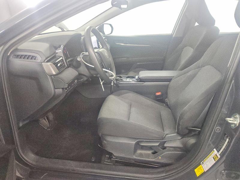 2025 Toyota Camry le