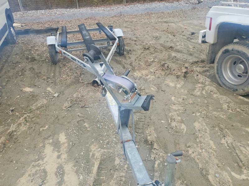 2004 Magic Tilte Boat Trailer