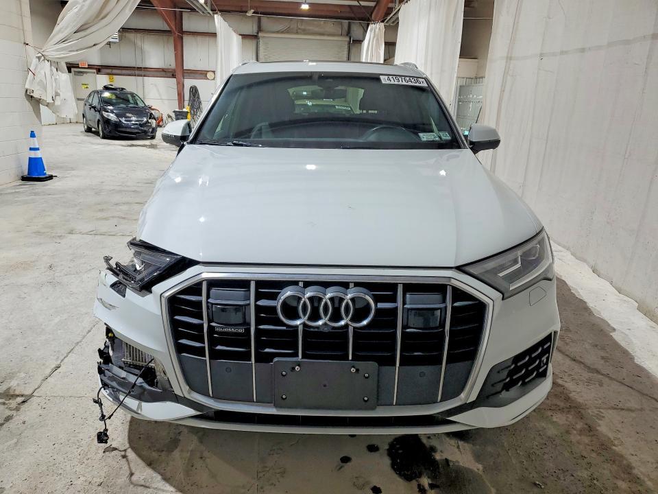 2021 Audi Q7 Premium Plus