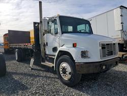2003 Freightliner FL70 Flatbed Truck en venta en Brighton, CO