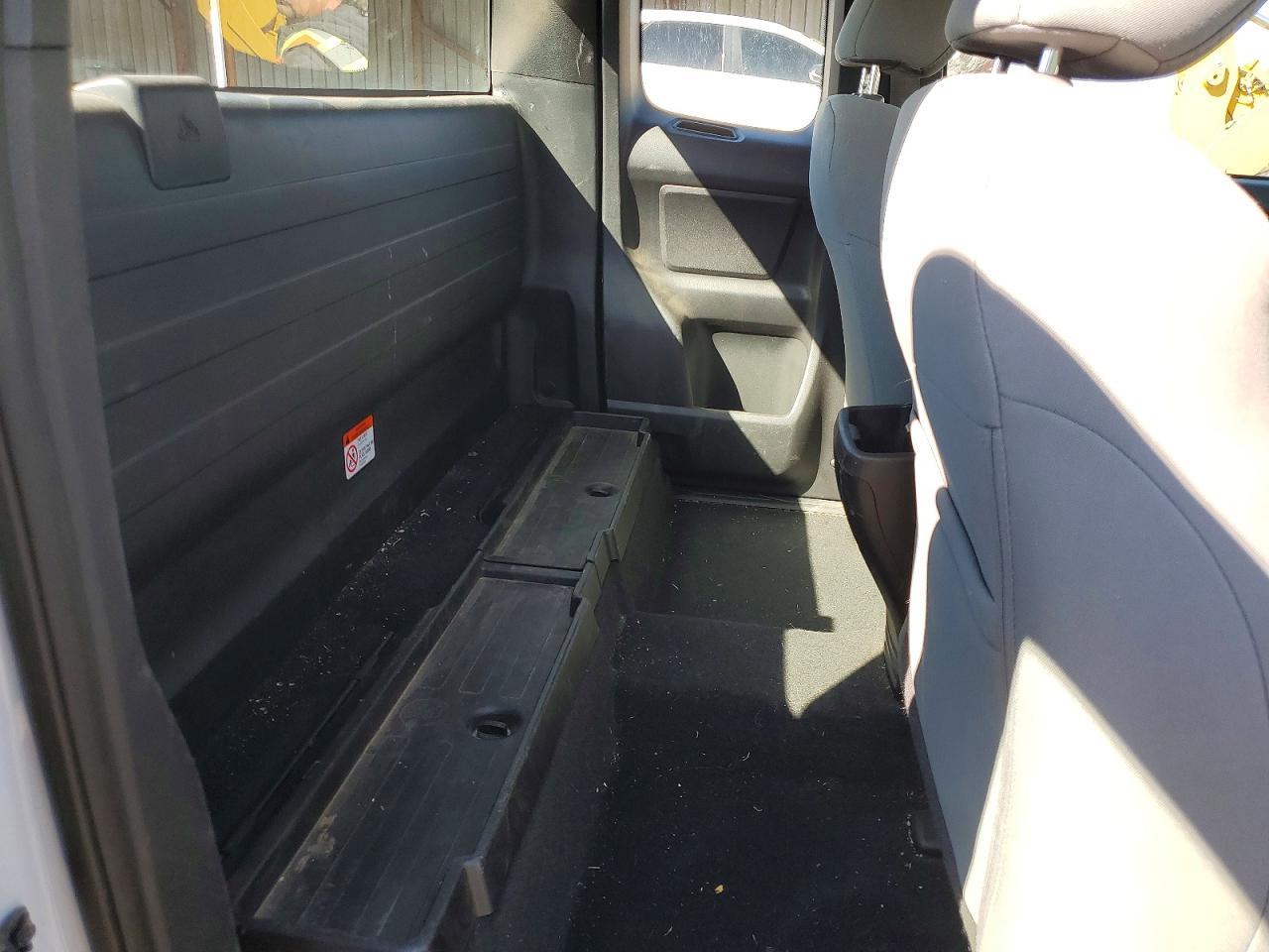 2016 Toyota Tacoma SR