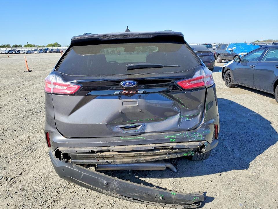2021 Ford Edge se