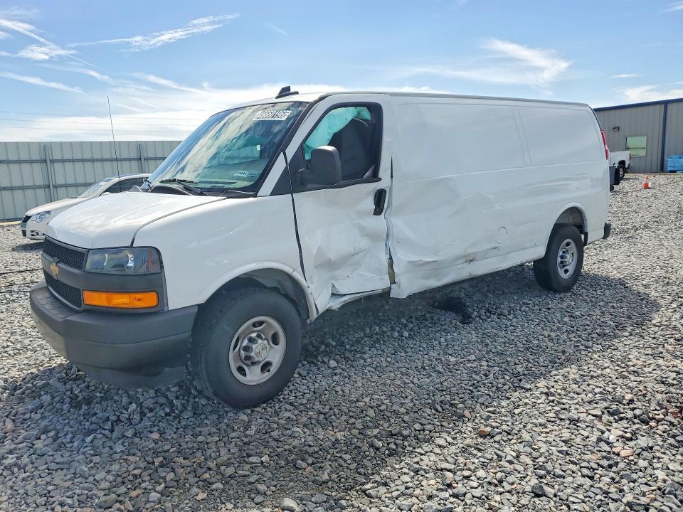 2025 Chev Express G2500