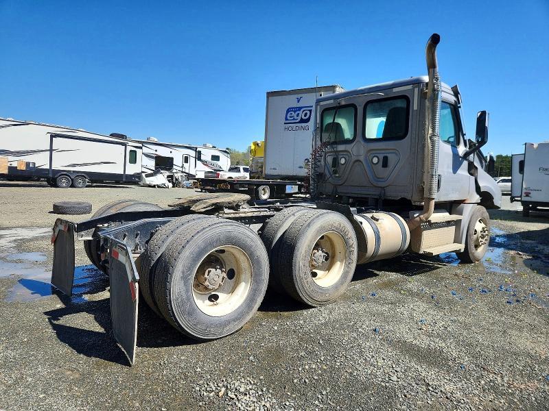2022 Freigliner 2022 Freightliner Cascadia 126 Semi Truck