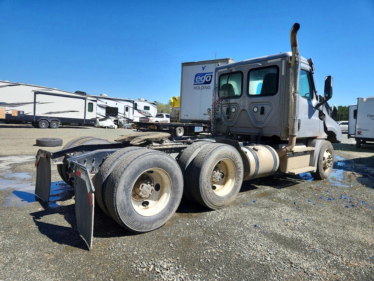 2022 Freigliner 2022 Freightliner Cascadia 126 Semi Truck