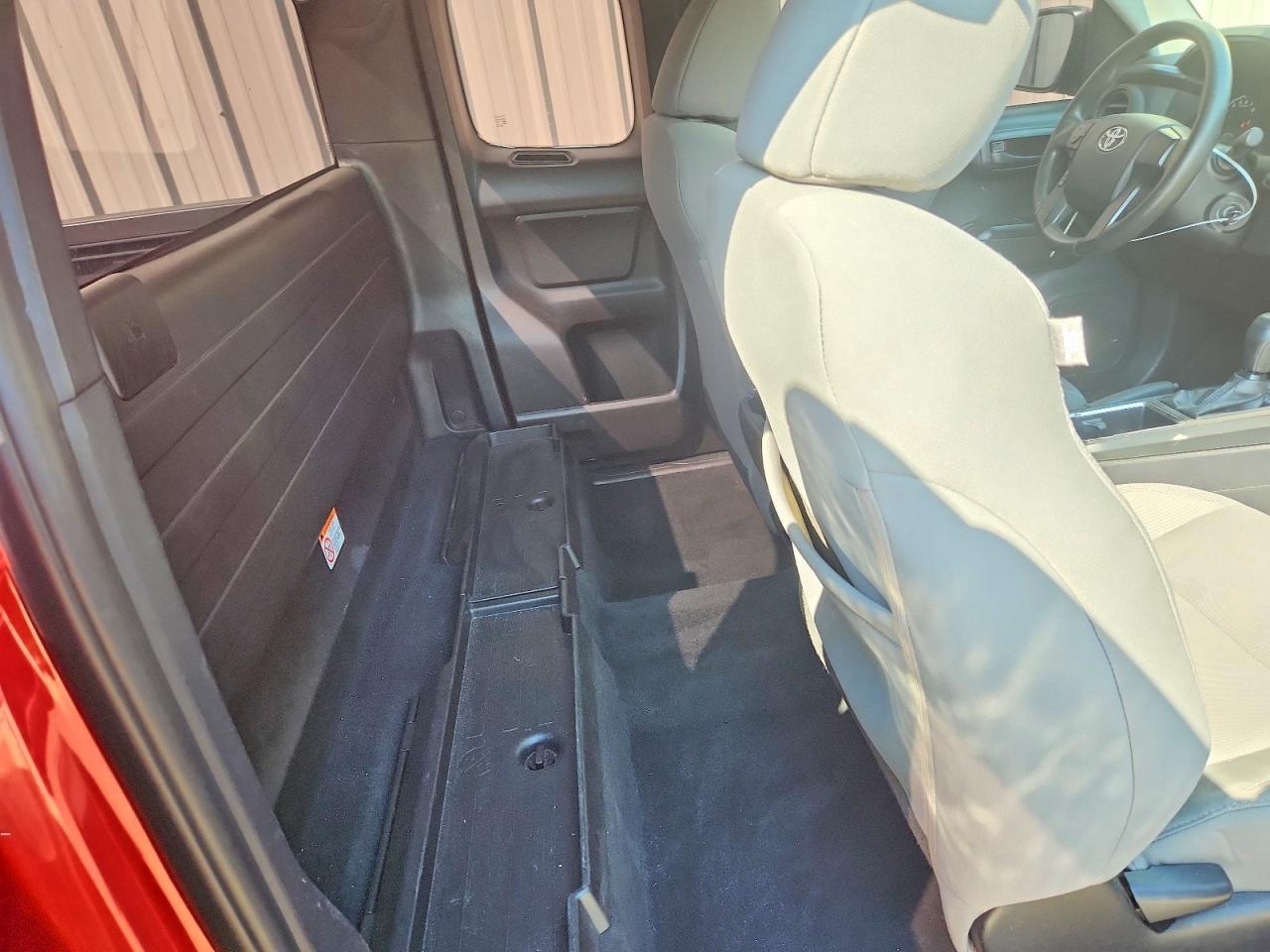 2017 Toyota Tacoma SR