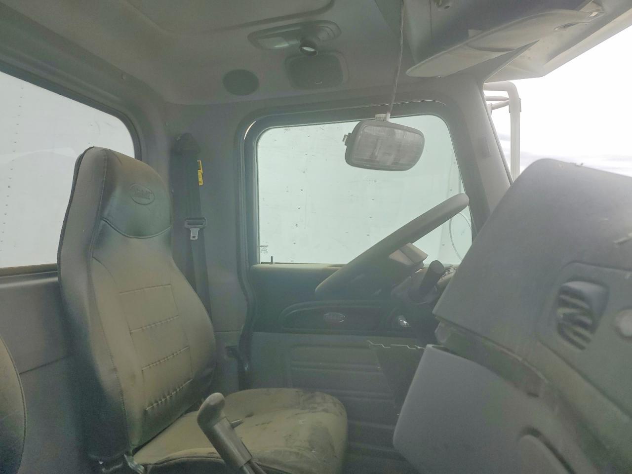 2022 Peterbilt 389 Semi Truck