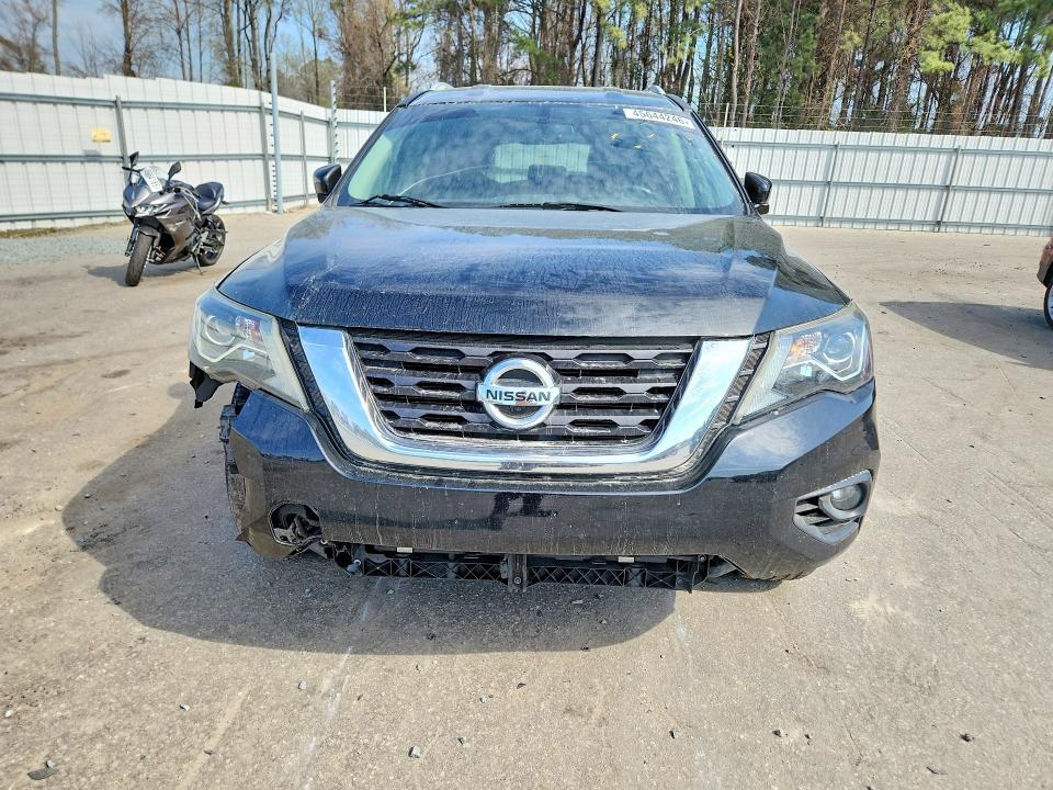 2019 Nissan Pathfinder sl