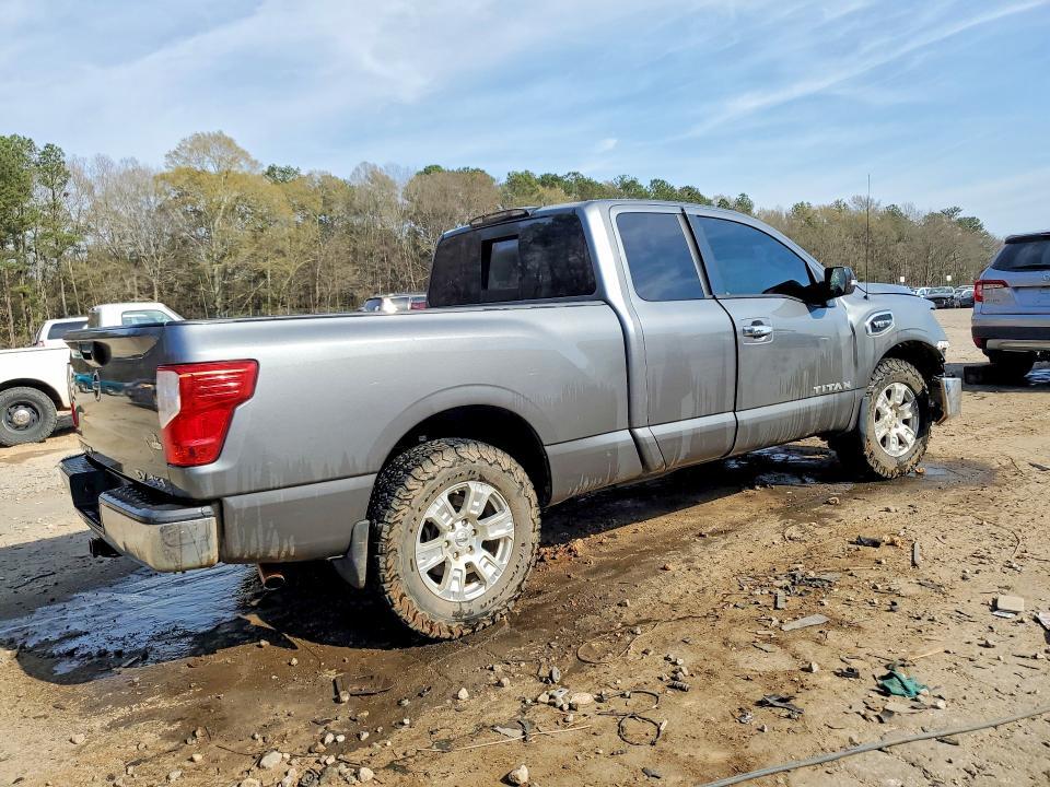 2017 Nissan Titan SV