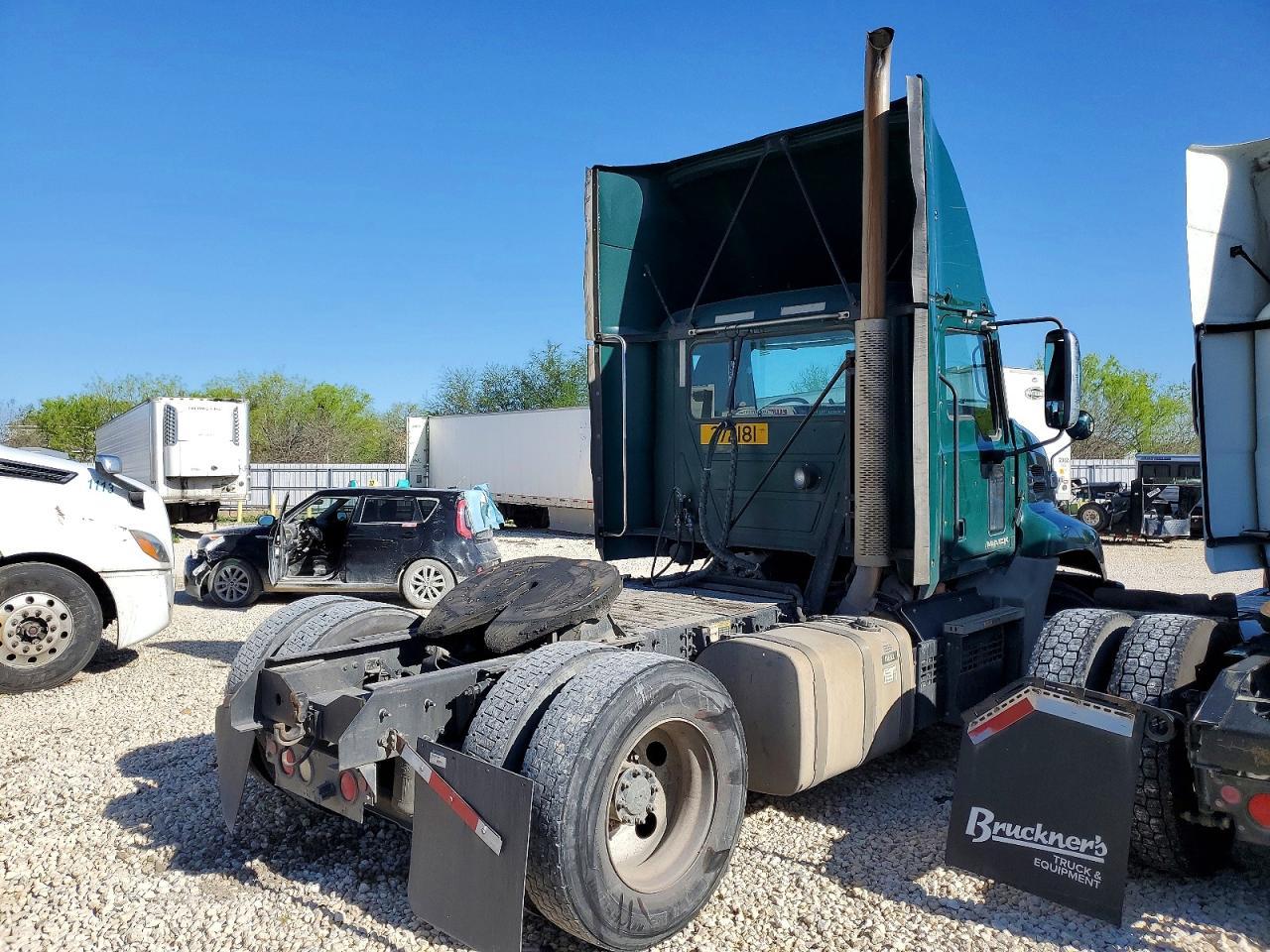 2018 Mack CXU612 Semi Truck