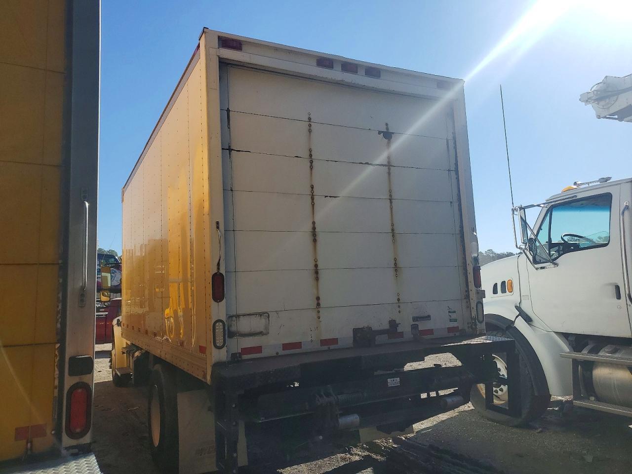 2019 Freightliner Business Class M2 BOX Truck