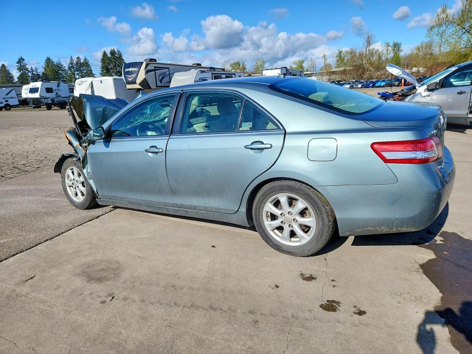 2011 Toyota Camry le