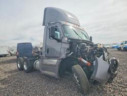 Vehiculos salvage en venta de Copart Columbia, MO: 2026 Freigliner 2026 Freightliner Cascadia 126 Semi Truck