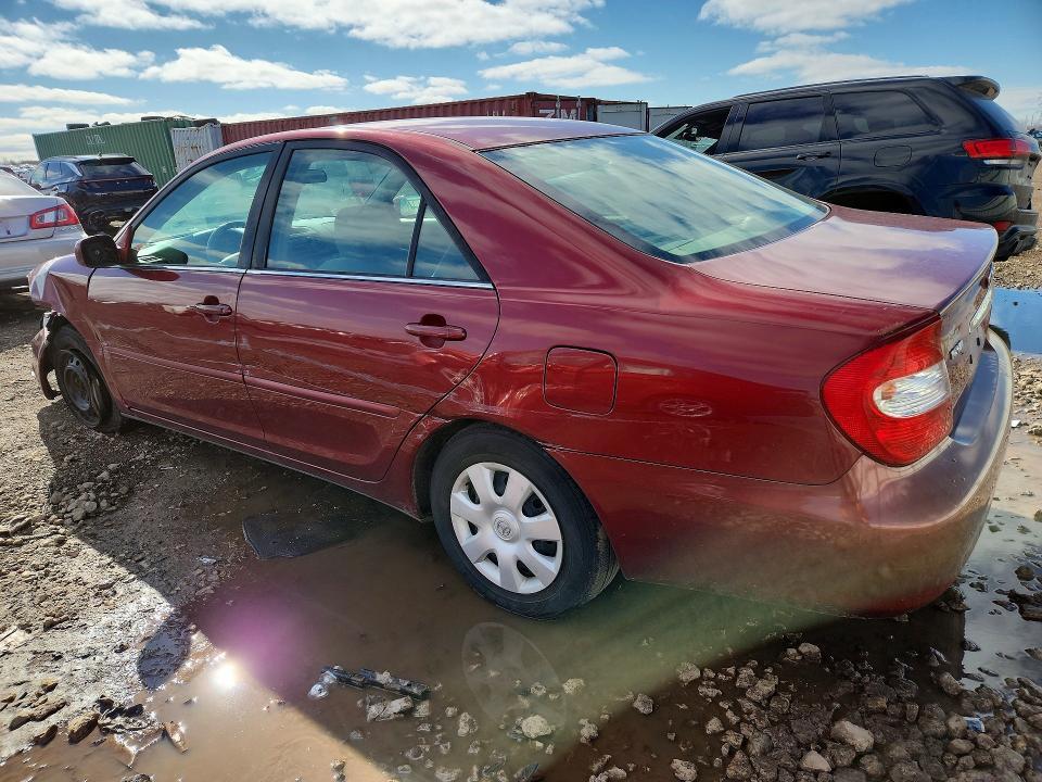 2004 Toyota Camry le