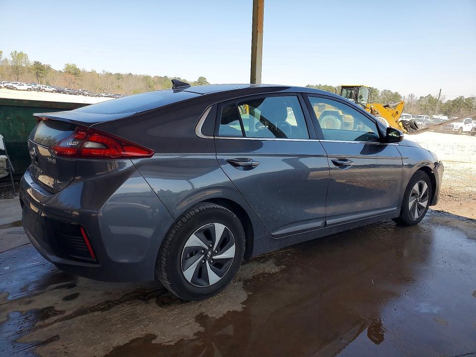 2018 Hyundai Ioniq Hybrid sel