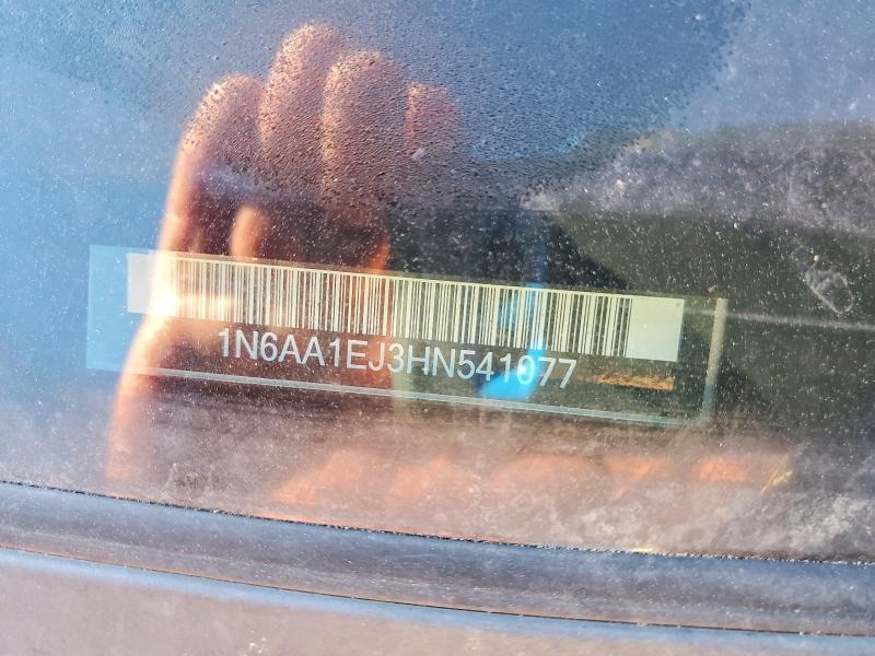 2017 Nissan Titan sv