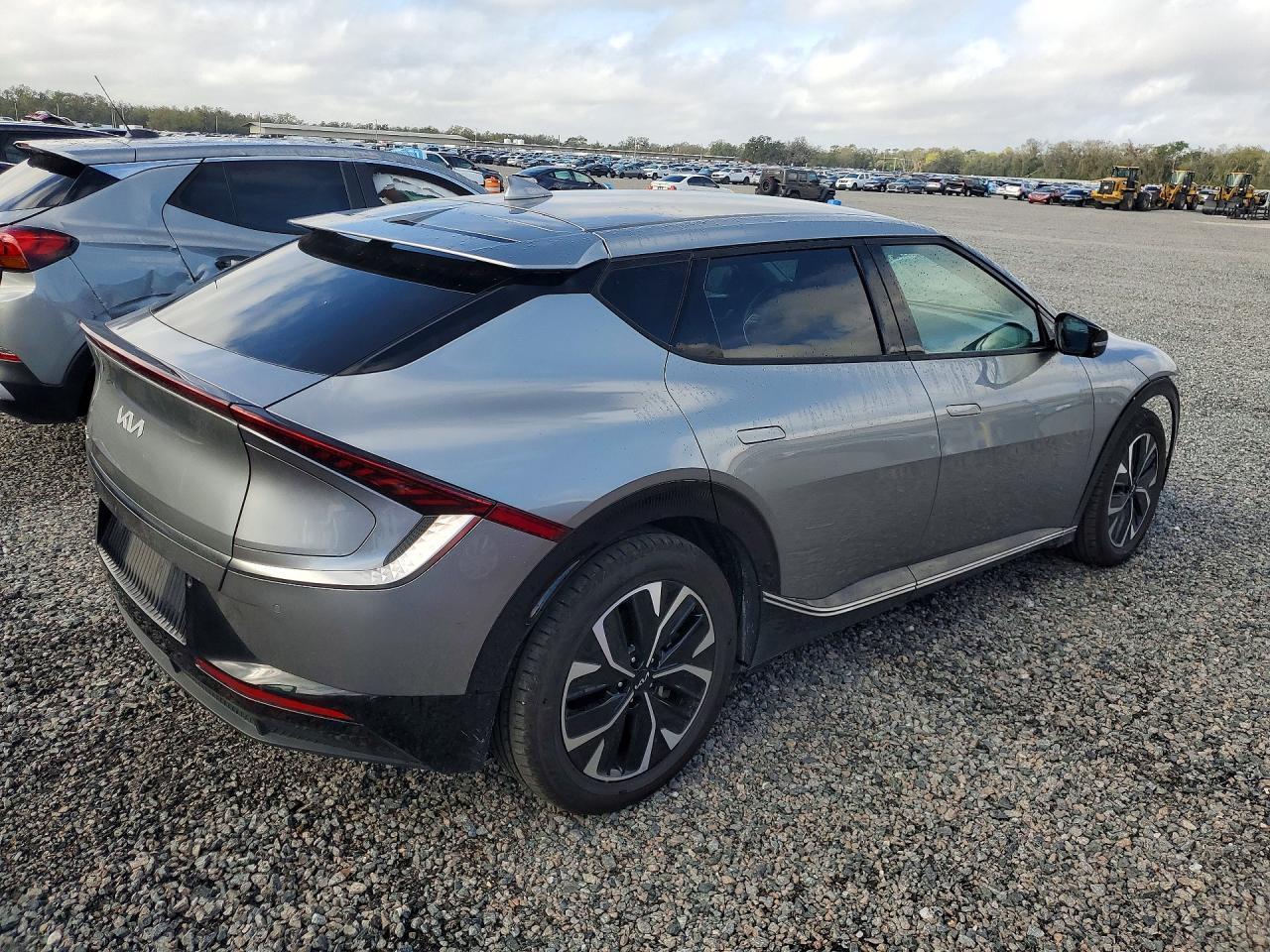 2023 KIA EV6 Wind