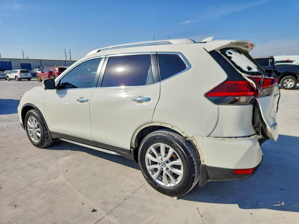 2017 Nissan Rogue sv