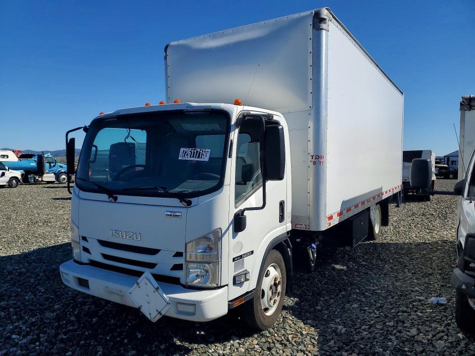 2017 Isuzu NRR BOX Truck