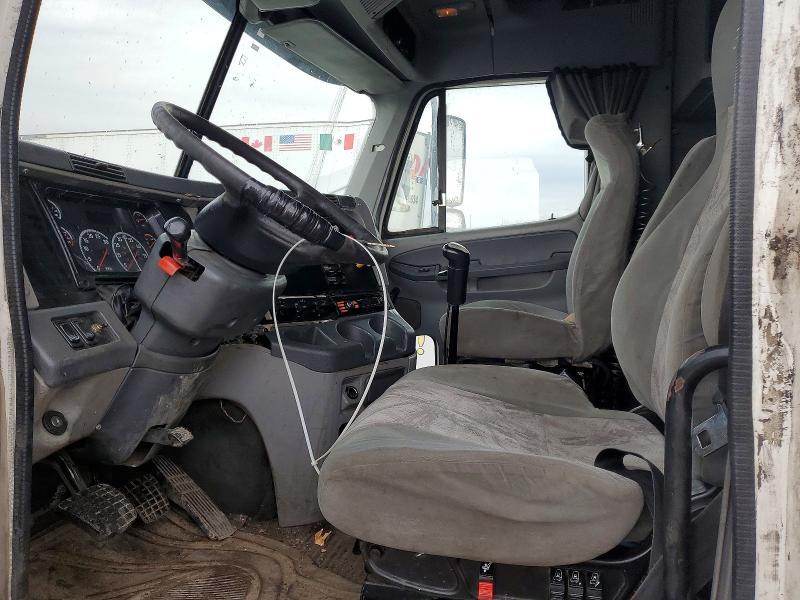 2007 Freightliner Columbia 120 Semi Truck