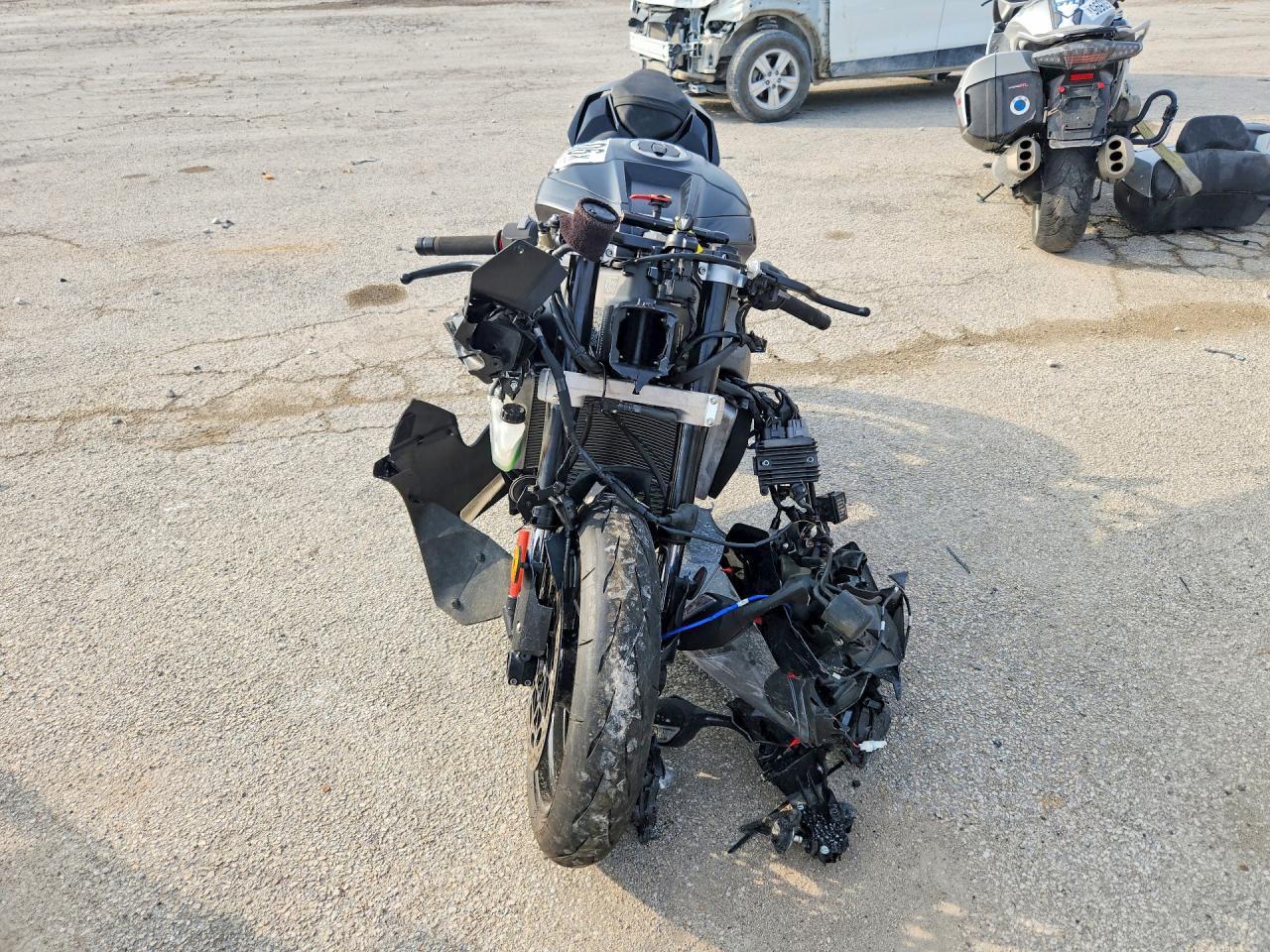 2025 Kawasaki ZX1002 L