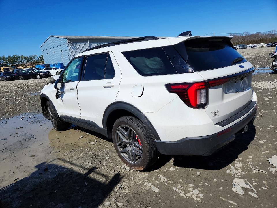 2025 Ford Explorer St-line