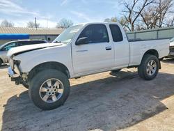Salvage trucks for sale at Wichita, KS auction: 2000 Toyota Tacoma Prerunner