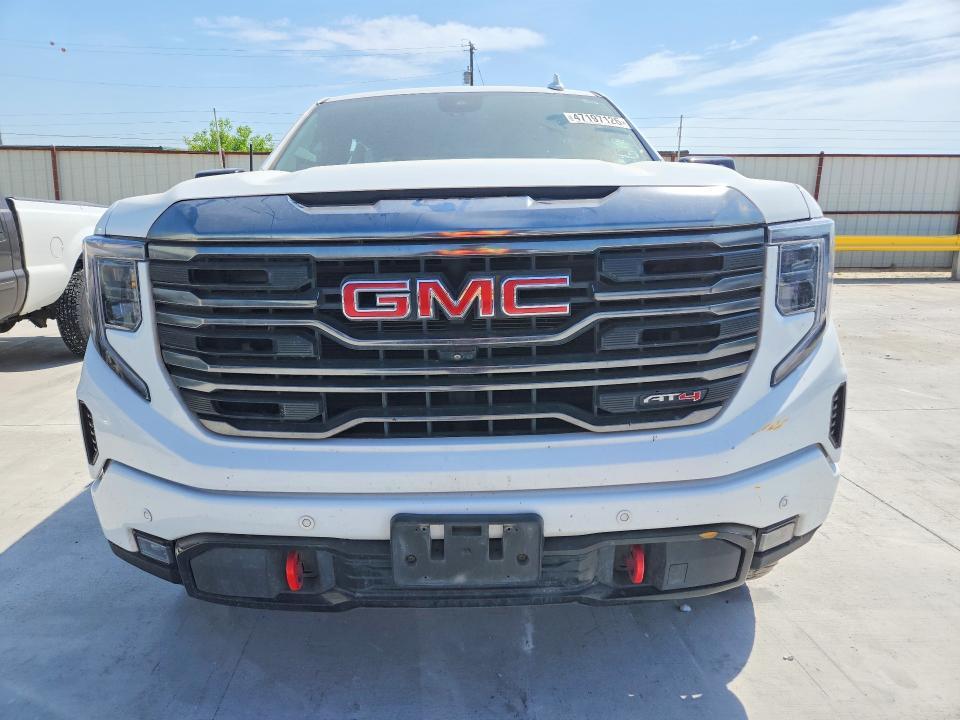 2022 GMC Sierra K1500 AT4