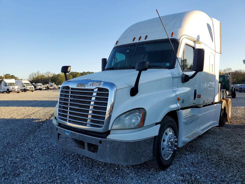2014 Freigliner 2014 Freightliner Cascadia Semi Truck