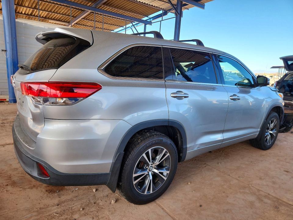 2018 Toyota Highlander le