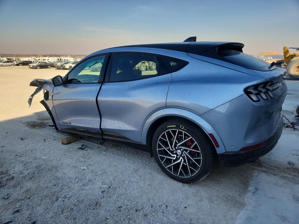 2022 Ford Mustang Mach-e gt