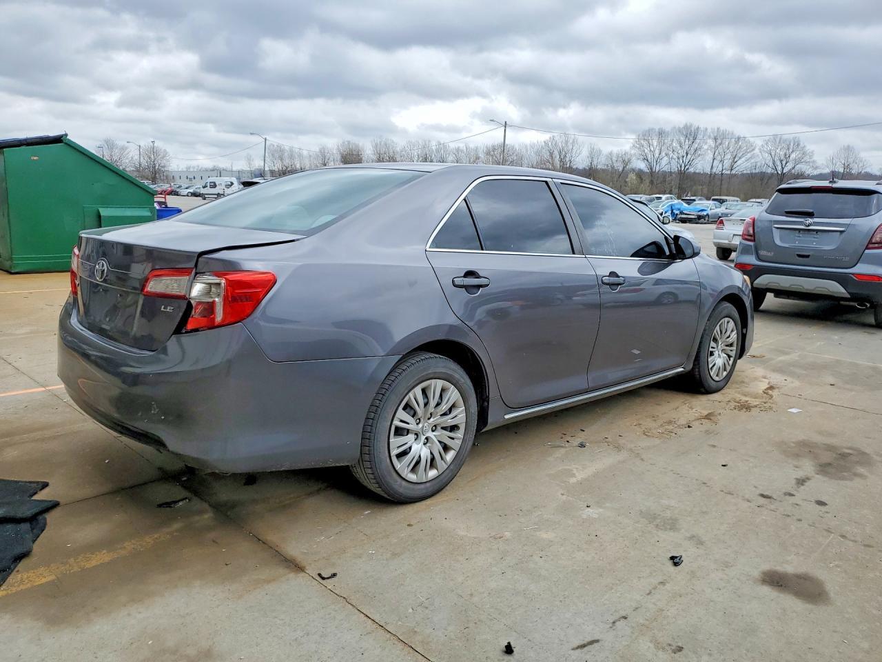 2013 Toyota Camry le