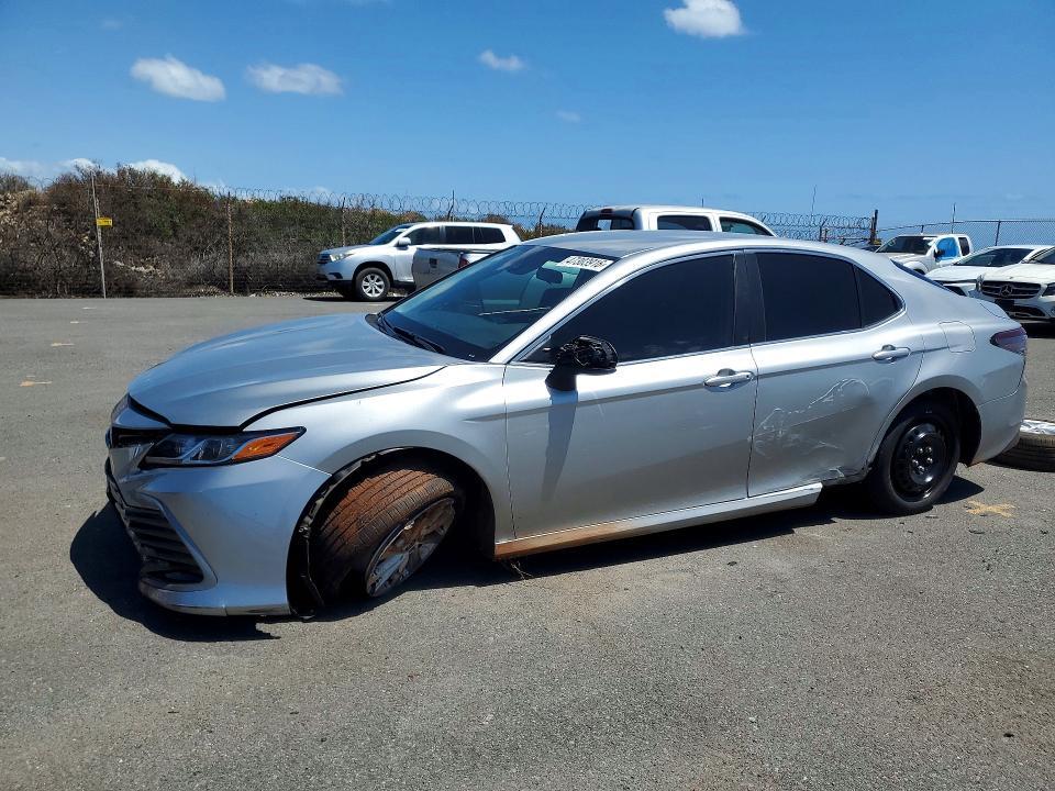 2022 Toyota Camry le