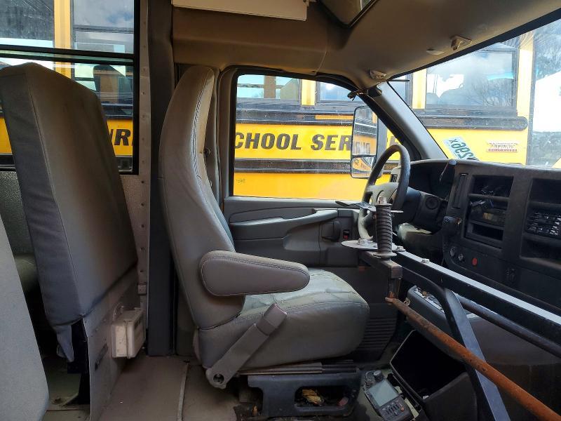 2012 Chevrolet 2012 Collins Bantam G3500-school bus