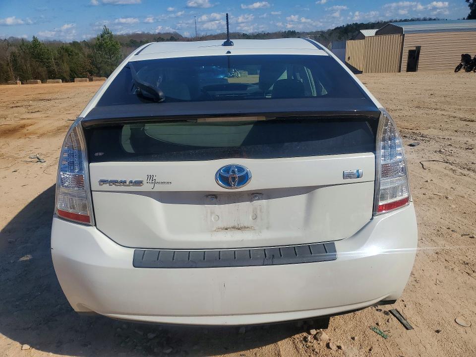 2010 Toyota Prius iii
