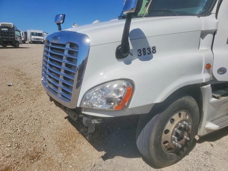2019 Freigliner 2019 Freightliner Cascadia 125 Semi Truck