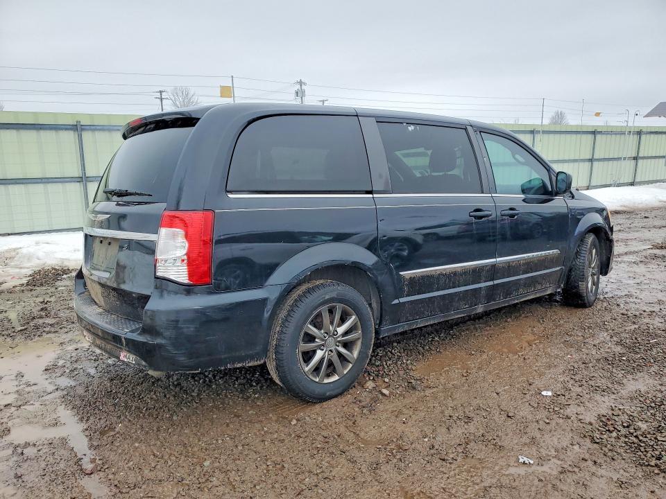 2015 Chrysler Town & Country s