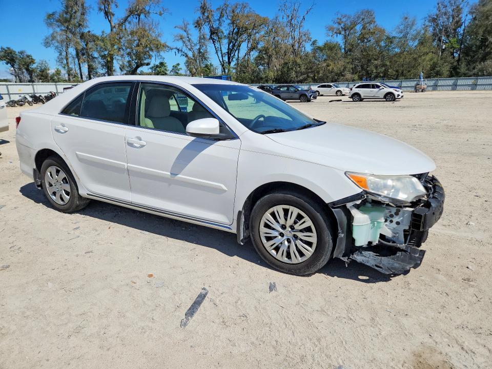 2014 Toyota Camry le